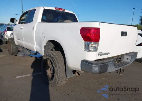 2008 Toyota Tundra Base 5.7L V8 из США, поврежденный, VIN 5TFRV541X8X035317